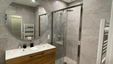 3 pièces neuf au cœur de Grasse - tout à pied - Wi-Fi & parking - Foto 4, Shower