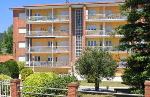 Piso con terraza y zonas verdes - Foto 13