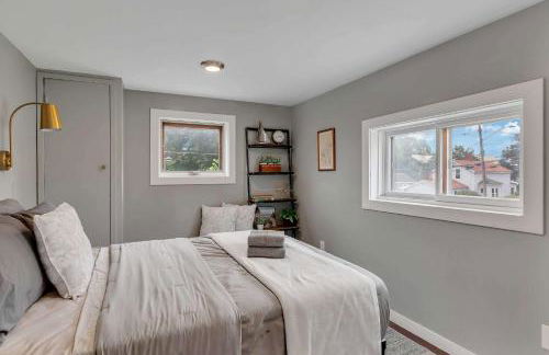 Charming Family Saratoga Home Walk to Track & Downtown - Photo 19