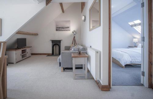 The Nest - 1 Bedroom Apartment - Tenby - Photo 16