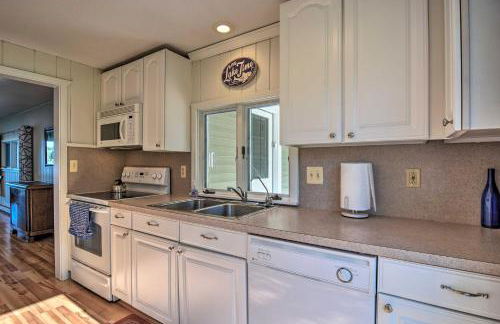 Lakefront Bellaire Getaway with Kayaks, Dock and Grill - Foto 13