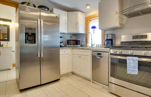 1 Mi to Ferry Terminal Oak Bluffs Family Retreat! - Foto 10