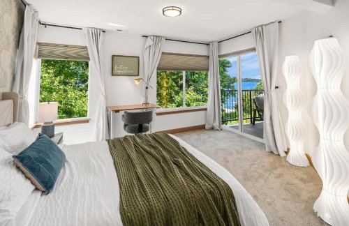 Luxury 6 BR Mansion w Water Views & Walk to Beach - Foto 32