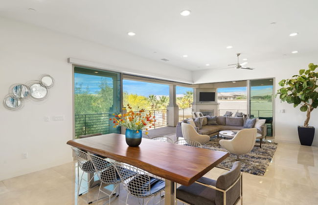 A Luxurious Oasis Experience in Desert Palm - Foto 3