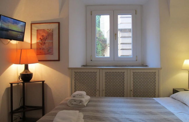 Aurora in Pantheon Apartment - Photo 6