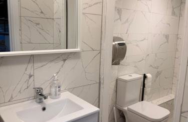 Mara Boutique Solihull - Photo 9