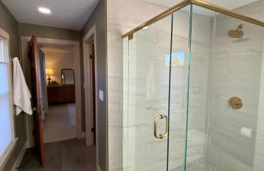 Totally renovated large family getaway! King bed - Foto 36