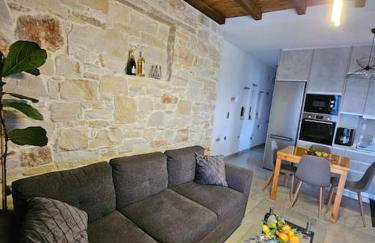 Drios Hillhouse - Photo 19