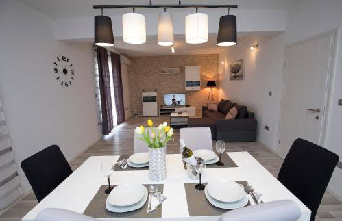 Holiday House M&A&K with swimming pool - Foto 21