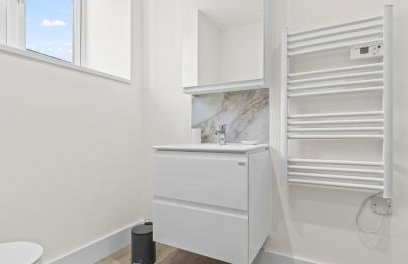 2BR Apartment with Sofa bed I Prime Town Centre Location I Gold St D-Lux, Modern Amenities, Walk to Train, Bus Stations, Shops & Cafés I Leisure and Business Stays Welcome - Foto 57