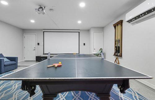 Luxe Family Escape with Games Hot Tub and Yard - Foto 39