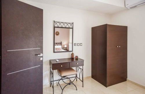 Maggie Alonia - Photo 34