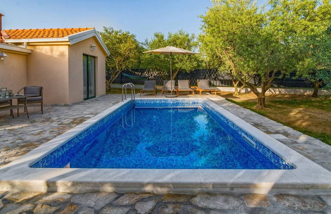 Hidden Gem Holiday Home With Pool in Kastel Stafilic - Foto 17