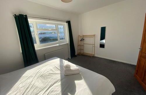 Convenient 3 bed Swansea house close to City & Bay - Foto 13