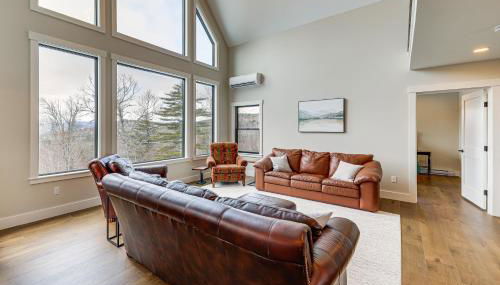 Mountain-View Home in Stoneham with Hot Yoga Studio! - Photo 4