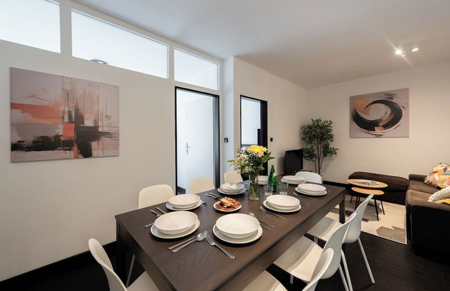 Stylish 3-bedroom apartment with balcony - Photo 12