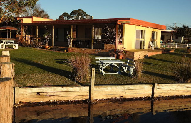 Lake Edge Holiday Units - Foto 37