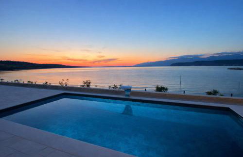 Villa Maritime - Exklusive Strandvilla mit beheiztem Pool, Grillhütte & Meerblick bei Zadar - Foto 3
