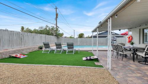 3BR Retreat with BBQ, Pool and Close to Las Vegas Fun - Foto 2