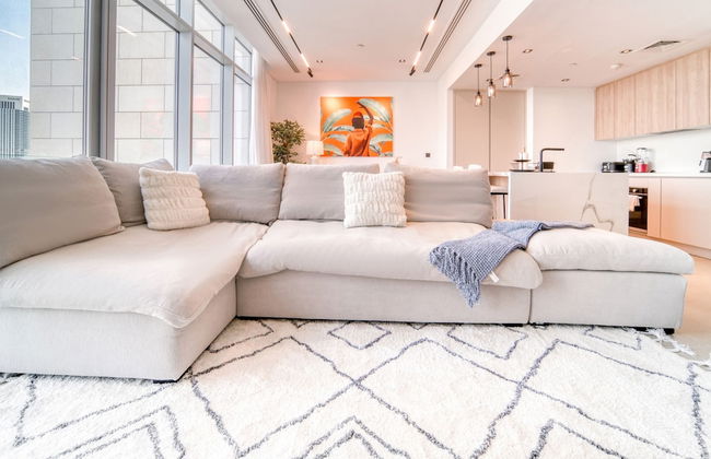 Luxe and Modern Duplex in Difc - Photo 27