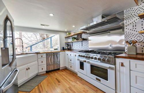 Huvila Haven Lake Front Home with Dock and Hot Tub - Foto 25