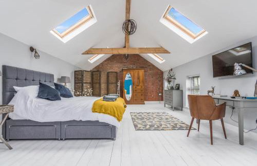 Rainbow House - Entire Place - Photo 2