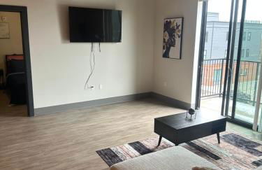 304 New Luxury Downton Condo with Fireplace, 2 bdrm - Foto 17