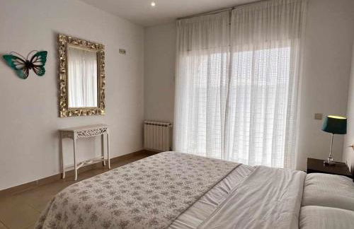 Casa Mas Ambros con piscina desbordante - Foto 31