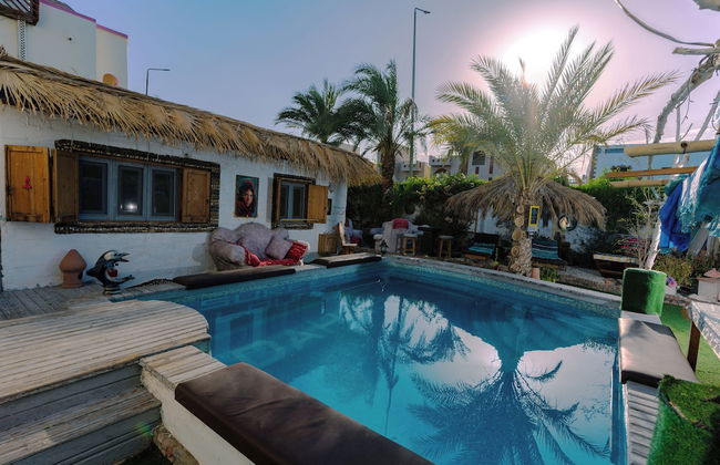 Villa With Pool BBQ Grill Garden Beduintent Sunbeds Jacuzzi - Foto 13