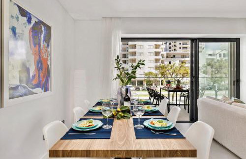 2-Bedroom Beachside Apartment with Pool & Parking - Foto 3