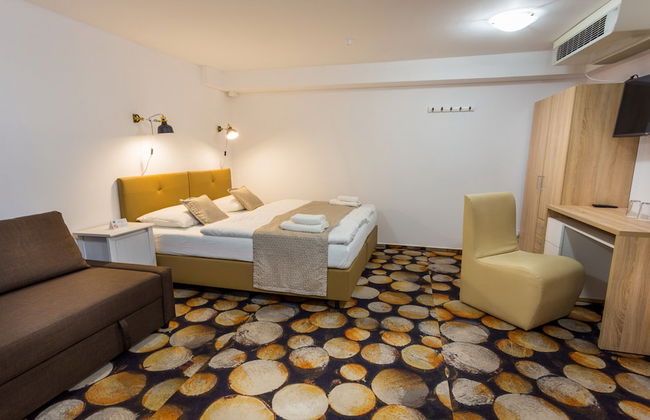 Grand Jules Boat Hotel Budapest - Photo 16