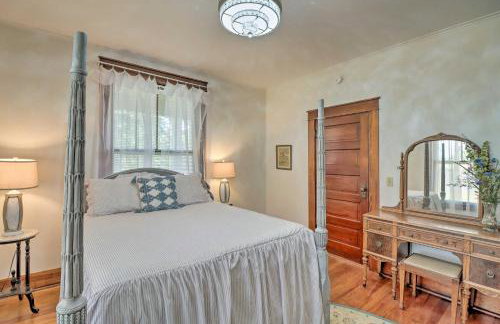 Historic Mountain Home Haven with Large Yard! - Foto 13