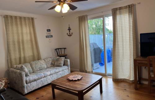 A Cozy Cape house steps to Restaurants & Beaches ~1.4 miles down scenic roads - Foto 17