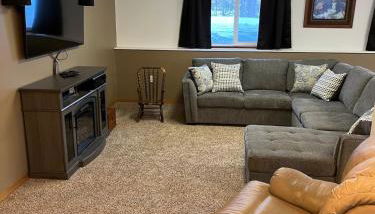 Cozy Palmer Retreat with Steam Sauna and Playground - Foto 3