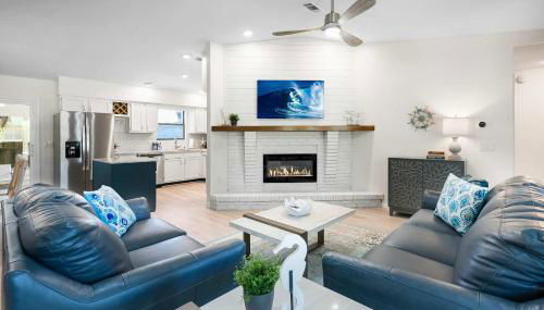 3BR Family Getaway Steps to Sand & Sun - Foto 1