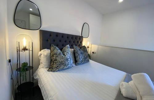 2 bedroom duplex apartment close to UHW & city centre - Foto 19