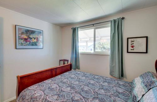 Central Bandon Retreat with Deck Less Than 1 Mi to Beach! - Photo 12