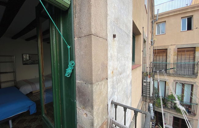Lovely 2-bed Apartment in Barcelonas Best Location - Photo 28