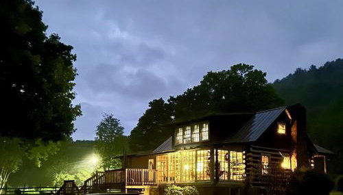 Historic cabin off I-77, views, antiques, Wi-fi, wonderful experience for 2! - Foto 2