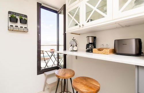 Fee4Me: First Line Luxury Apartment - Photo 12