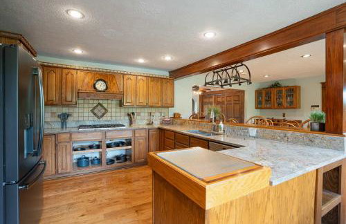 Liberty Lodge Pool & Hot Tub Game Room BBQ - Foto 14