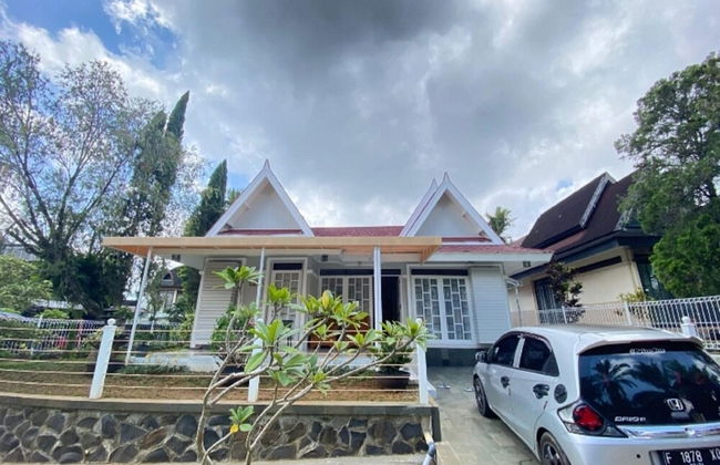 Villa Kota Bunga Allamanda - Foto 33