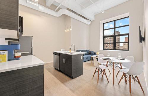 Luxury DT Condo l Playhouse Square l Fast W-Fi - Foto 2