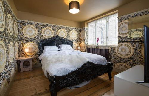 Deluxe 4 or 5 Bed House with Hot Tub, Cinema Room Sleeps 15 - Foto 13