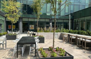 Bright, Modern Studio in White Plans - Foto 7