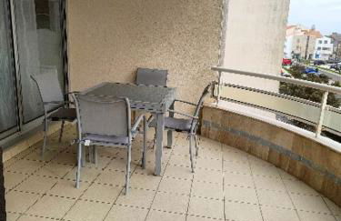 Appartement 2 Pièces avec une grande terrasse, 3 étoiles, Wifi, Box pour véhicule et vélos - Photo 3