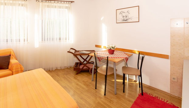 Apartments Mirjana - Foto 5, Servicio de comidas en la habitación