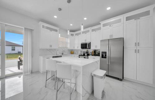 Cozy 3BR Duplex Unit with WiFi and Laundry in Lehigh Acres - Foto 3