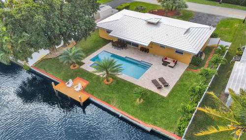 New! Waterfront Heated Pool & Jacuzzi 2 mi to Beach - Fishing Pier Relaxing SPA & Hammock - Foto 1