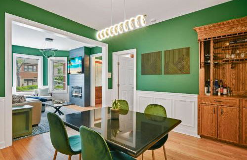 2 Bed Apt w/ Office, Free Parking, Near Wrigley - Foto 13